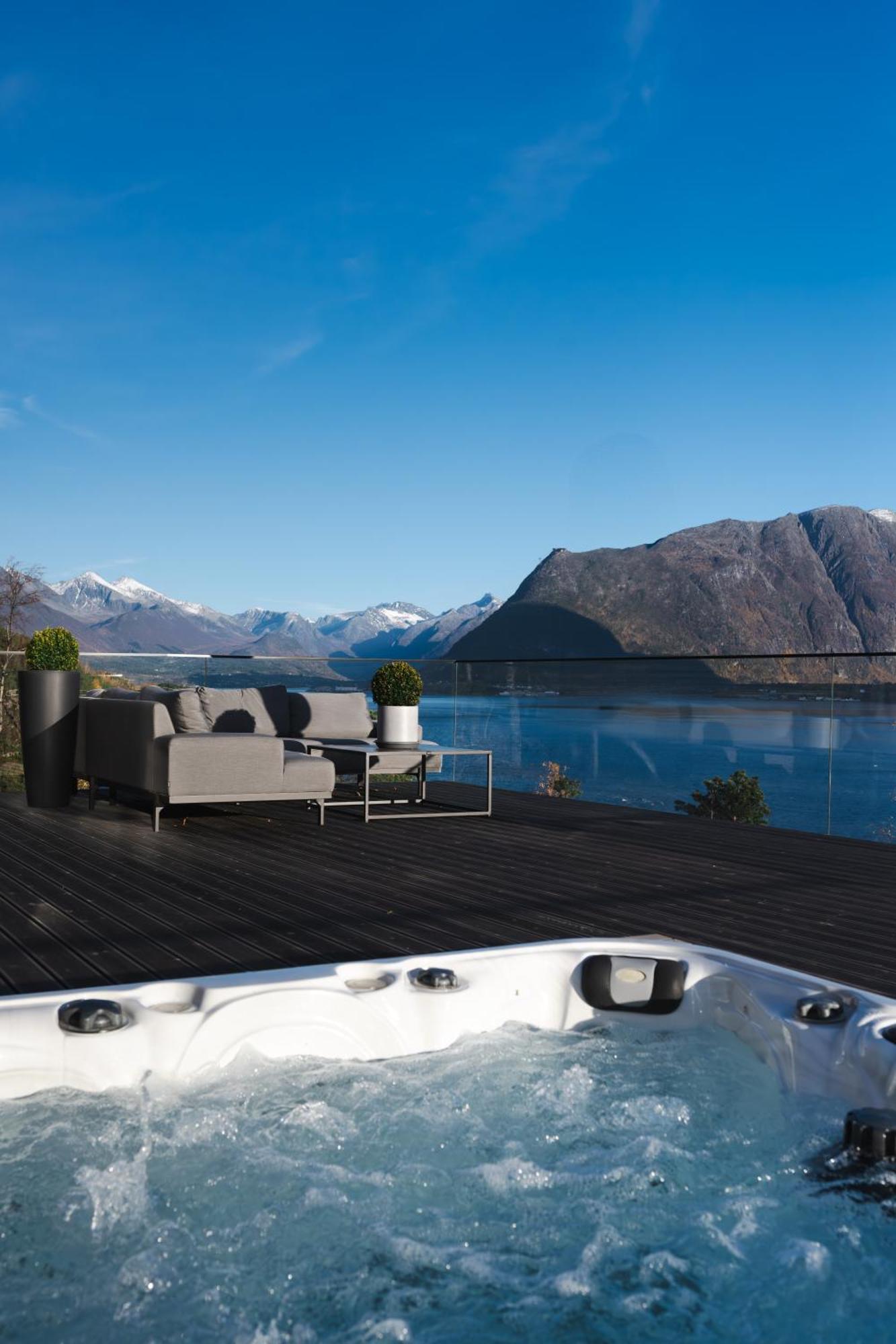 Villa Kristina / Andalsnes Torvik Exterior photo